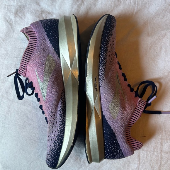 Brooks Levitate 2 Lilac/Purple/Navy Size 9.5 Women’s Tennis Running Shoe - Picture 2 of 9